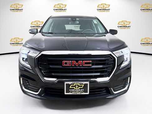 Used 2023 GMC Terrain SLE FWD image 2