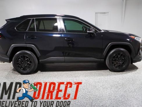 Used 2021 Toyota RAV4 XLE FWD image 6