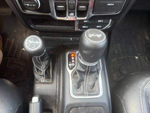 Used 2021 Jeep Wrangler Unlimited Sahara w/ Safety Group AWD/4WD image 11