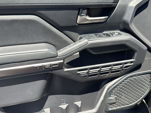 Used 2024 Toyota Tacoma TRD Sport image 12