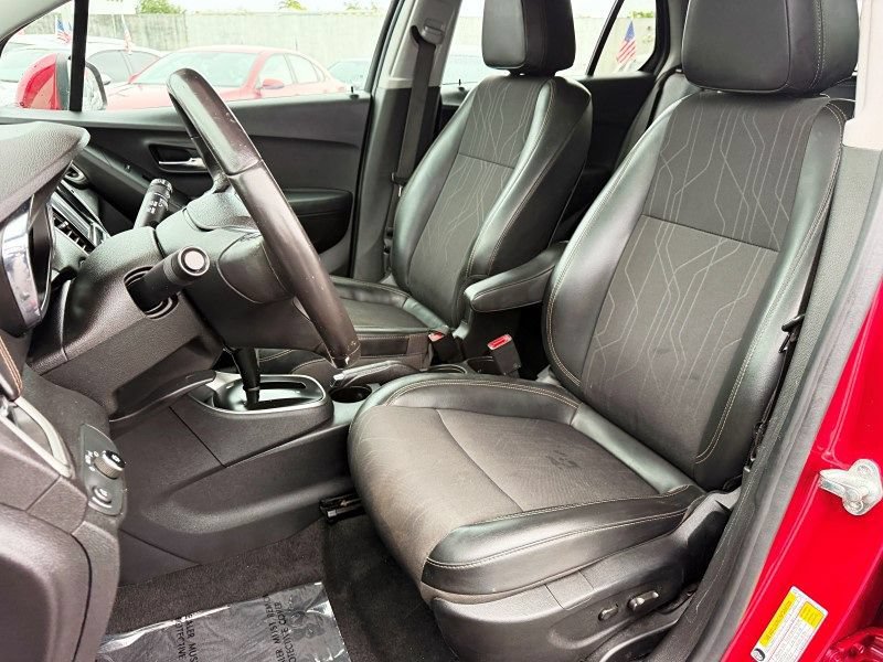 Used 2020 Chevrolet Trax LT w/ LT Convenience Package FWD image 13