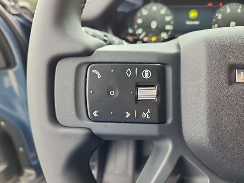 New 2026 Land Rover Defender 110 X-Dynamic SE AWD/4WD image 17