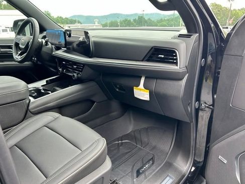 Used 2026 Chevrolet Tahoe Premier w/ Sun And Tow Package AWD/4WD image 28