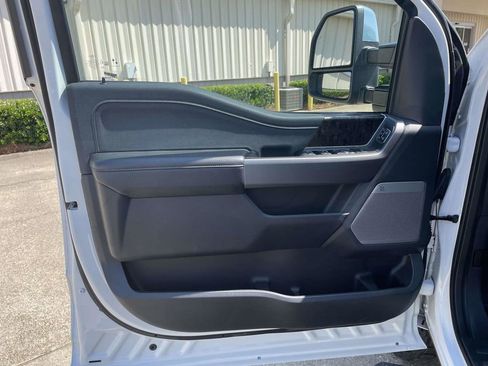 Used 2025 Ford F350 Lariat w/ Lariat Ultimate Package AWD/4WD image 15