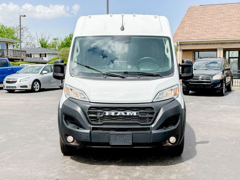 Used 2024 RAM ProMaster 2500 w/ Premium Convenience Group FWD image 3