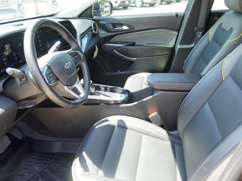 Used 2024 Chevrolet Trax ACTIV w/ Sunroof Package FWD image 19