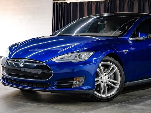 Used 2016 Tesla Model S 70 image 6