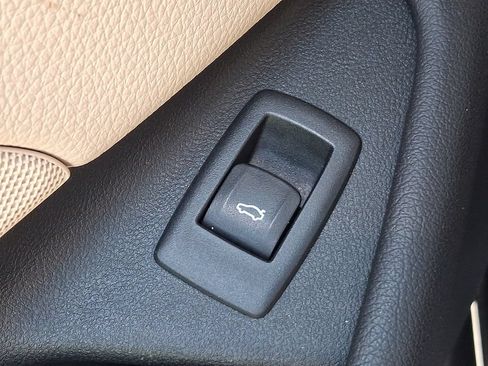 Used 2018 BMW 530i xDrive AWD/4WD image 28