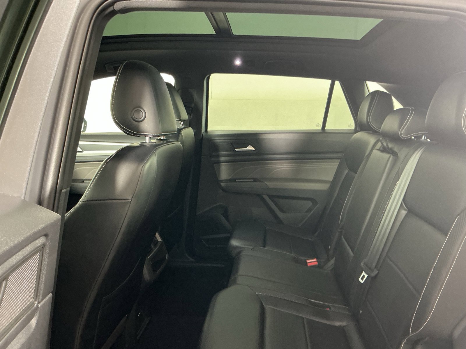 Used 2022 Volkswagen Atlas Cross Sport SEL AWD/4WD image 15