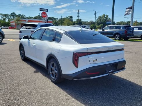 New 2026 Kia K4 FWD image 4