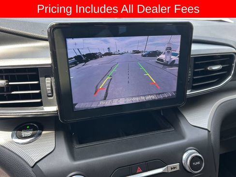 Used 2020 Ford Explorer XLT w/ Equipment Group 202A AWD/4WD image 12