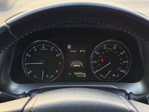 Used 2016 Toyota RAV4 Limited image 29