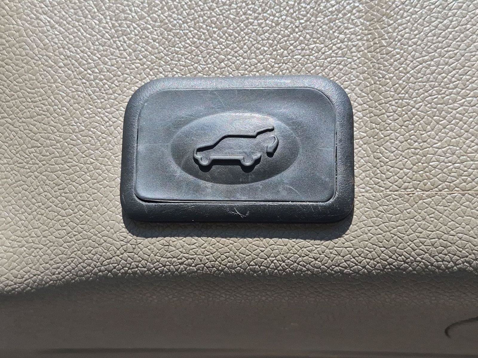 Used 2015 GMC Acadia Denali FWD image 18