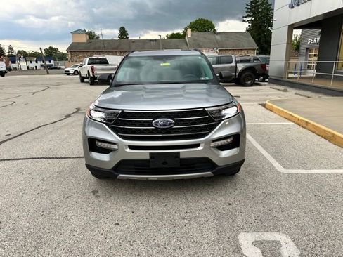Certified 2024 Ford Explorer XLT w/ Equipment Group 202A AWD/4WD image 3