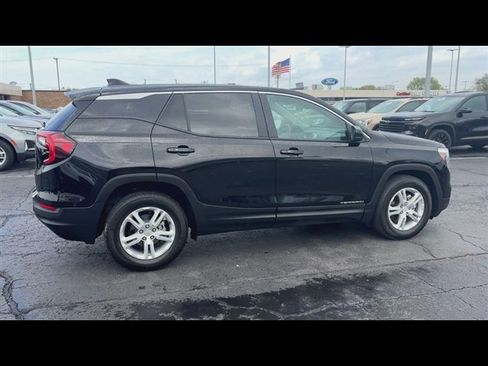 Used 2023 GMC Terrain SLE FWD image 9