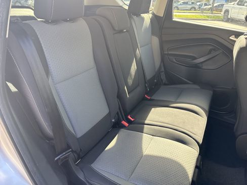 Used 2017 Ford Escape SE image 9