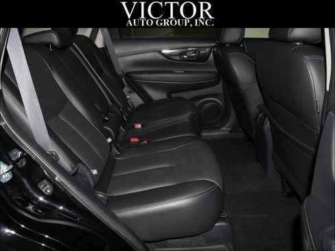 Used 2018 Nissan Rogue SL image 37