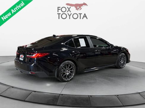 Used 2025 Toyota Camry SE image 6