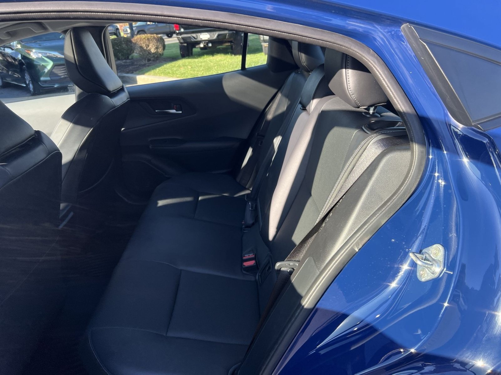 Used 2025 Toyota Prius Limited FWD image 24