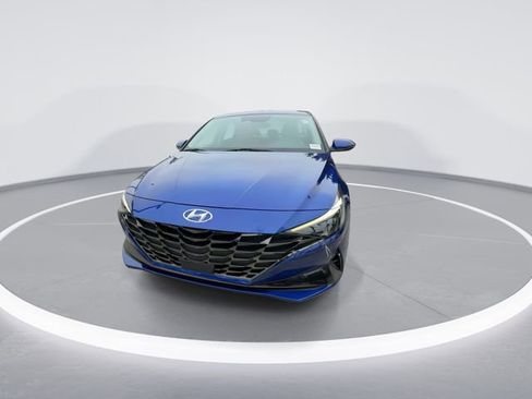 Used 2023 Hyundai Elantra Limited image 3