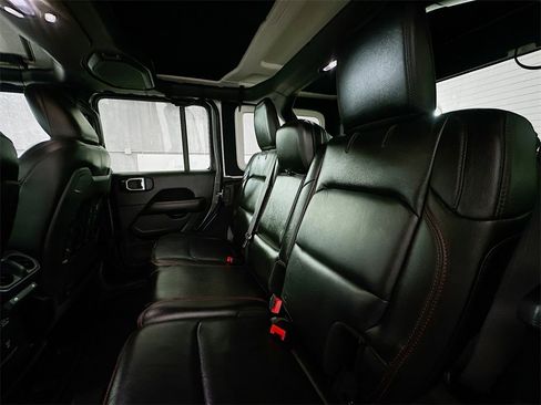 Used 2019 Jeep Wrangler Unlimited Rubicon w/ Dual Top Group image 24