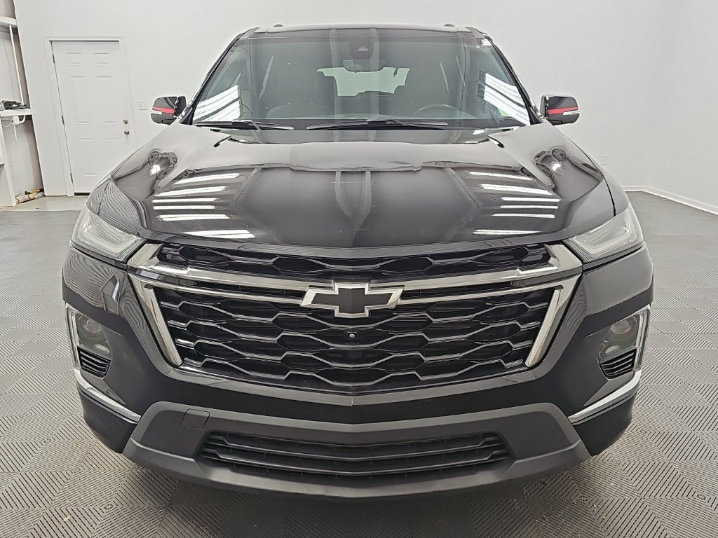 Used 2023 Chevrolet Traverse Premier FWD image 4