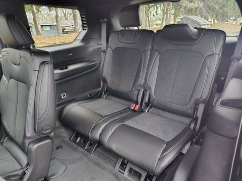 New 2025 Jeep Grand Cherokee L Laredo AWD/4WD image 31