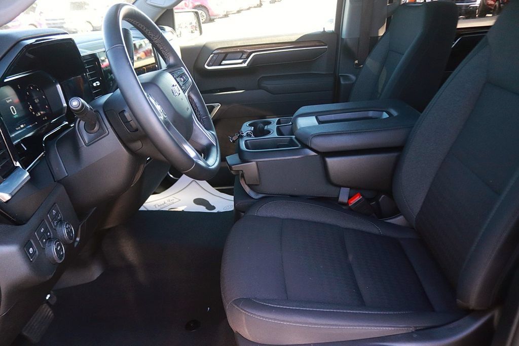 Used 2026 Chevrolet Silverado 1500 RST AWD/4WD image 14