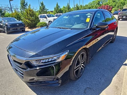 Used 2018 Honda Accord Sport image 4