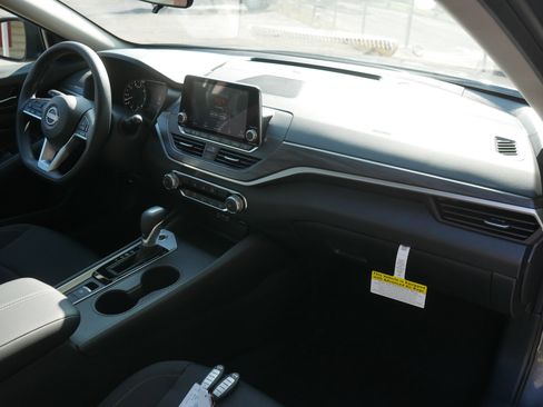 New 2025 Nissan Altima 2.5 SV image 21