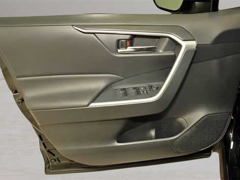 Used 2022 Toyota RAV4 XLE Premium image 13