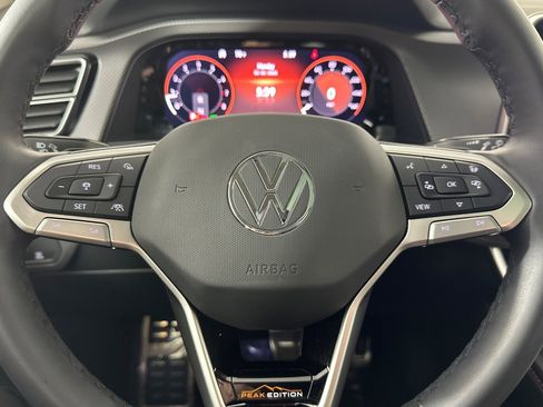 Used 2024 Volkswagen Atlas Peak Edition SE image 22