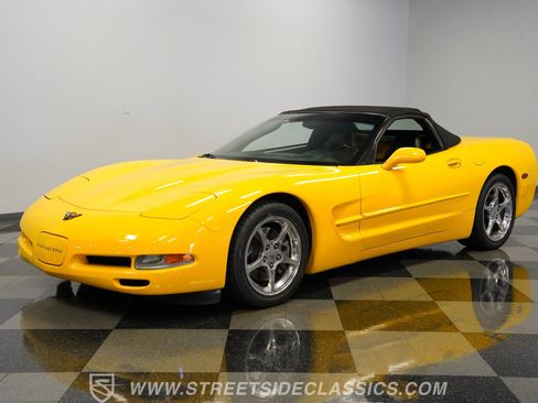 Used 2004 Chevrolet Corvette Convertible w/ Preferred Equipment Group RWD image 6