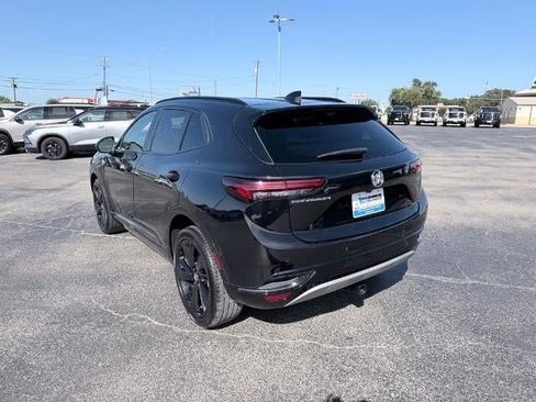 Used 2022 Buick Envision Essence w/ Technology Package II FWD image 3