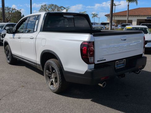 New 2026 Honda Ridgeline Black Edition image 3