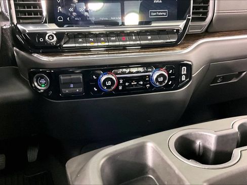 Used 2024 GMC Sierra 1500 SLE w/ Preferred Package AWD/4WD image 9