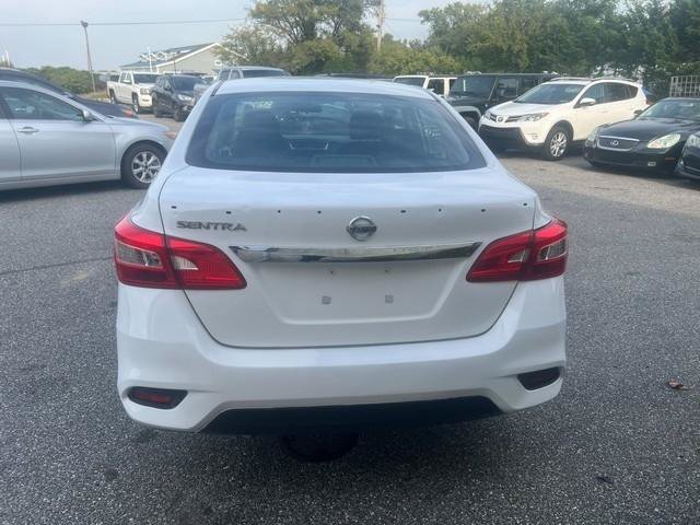 Used 2017 Nissan Sentra S w/ S Style Package FWD image 6
