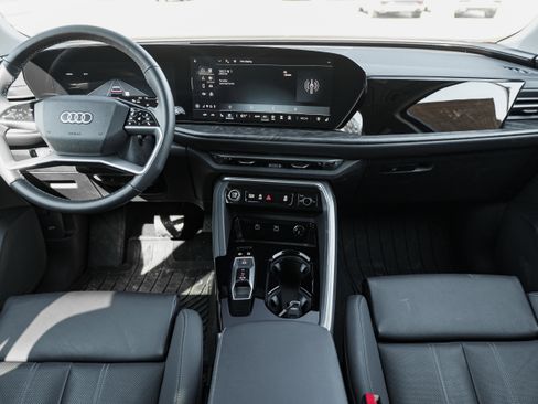 Certified 2025 Audi Q5 Premium Plus w/ Premium Plus image 8