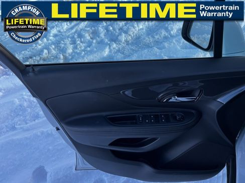 Certified 2022 Buick Encore Preferred w/ Safety Package image 18