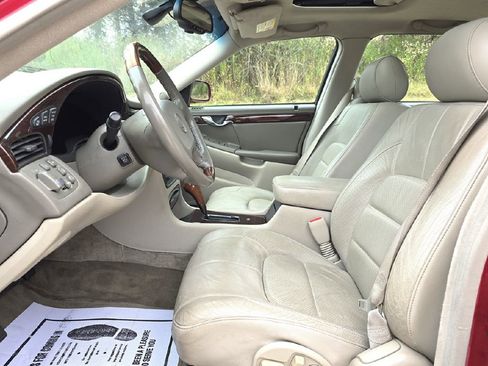 Used 2003 Cadillac De Ville DTS w/ Premium Luxury Package image 13