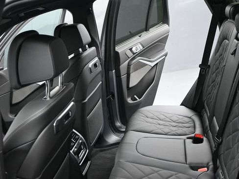 Used 2026 BMW X5 xDrive40i w/ Climate Comfort Package image 16