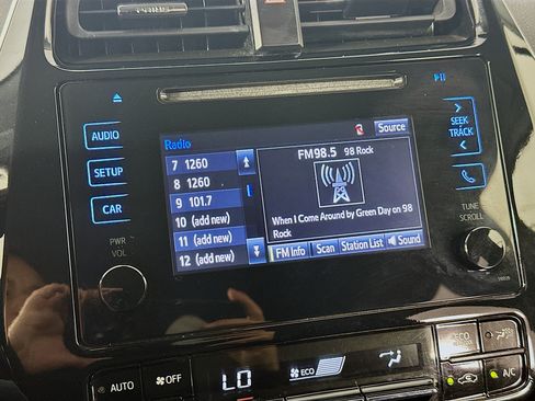 Used 2018 Toyota Prius Two w/ Prius Two Safety Plus Package FWD image 21