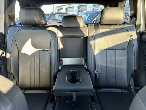 Used 2023 Volkswagen Tiguan SE R-Line image 19