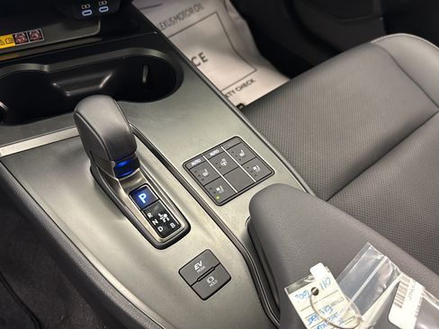 Used 2025 Lexus UX 300h AWD w/ Accessory Package (Z1) image 31