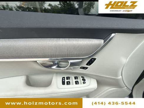 Used 2025 Volvo V90 B6 Cross Country Plus w/ Protection Package Premier AWD/4WD image 24