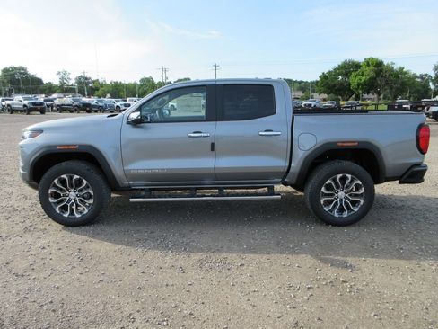 New 2026 GMC Canyon Denali AWD/4WD image 9