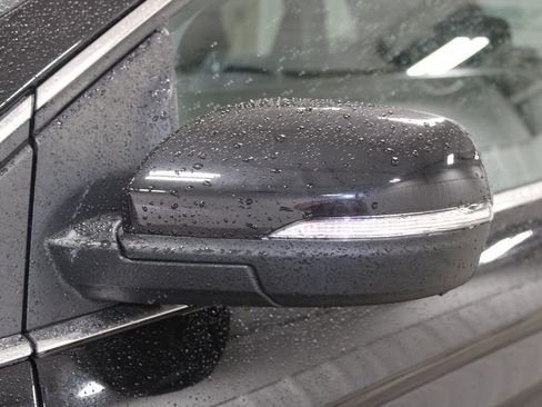 Used 2024 Ford Edge Titanium image 14