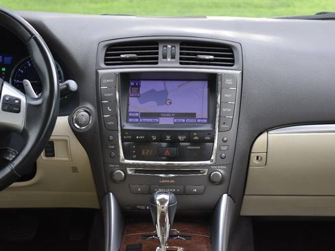Used 2013 Lexus IS 250 AWD w/ Luxury Plus Pkg Value Edition image 24