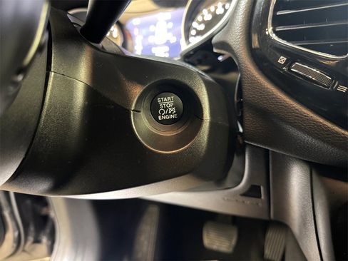 Used 2020 Jeep Compass Altitude image 29