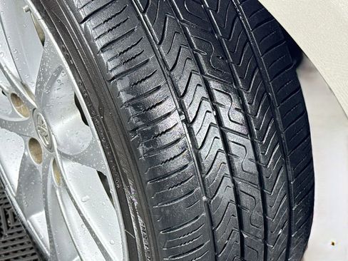 Used 2013 Toyota Avalon Limited image 38